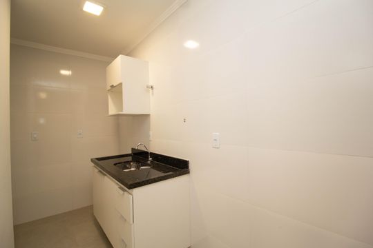 Cozinha de apartamento para alugar com 2 quartos, 34m² em Vila Bancaria Munhoz, São Paulo