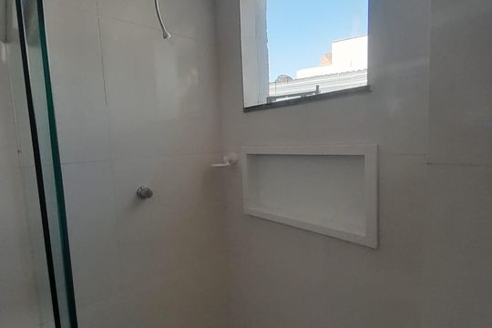 Banheiro de casa de condomínio à venda com 2 quartos, 80m² em Tanque, Rio de Janeiro