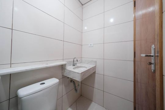 Banheiro de apartamento para alugar com 2 quartos, 40m² em Jardim Lisboa, São Paulo
