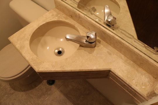 Lavabo de apartamento para alugar com 4 quartos, 99m² em Lapa, São Paulo