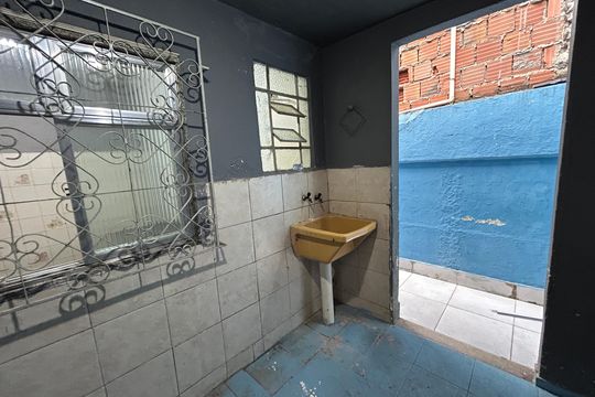 Área de Serviço de casa para alugar com 1 quarto, 68m² em Rocha Miranda, Rio de Janeiro