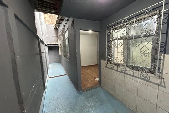 Área de Serviço de casa para alugar com 1 quarto, 68m² em Rocha Miranda, Rio de Janeiro