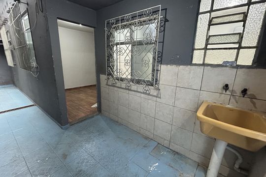 Área de Serviço de casa para alugar com 1 quarto, 68m² em Rocha Miranda, Rio de Janeiro