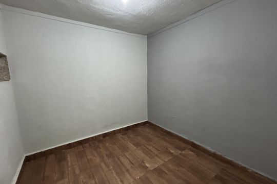 Quarto de casa para alugar com 1 quarto, 68m² em Rocha Miranda, Rio de Janeiro