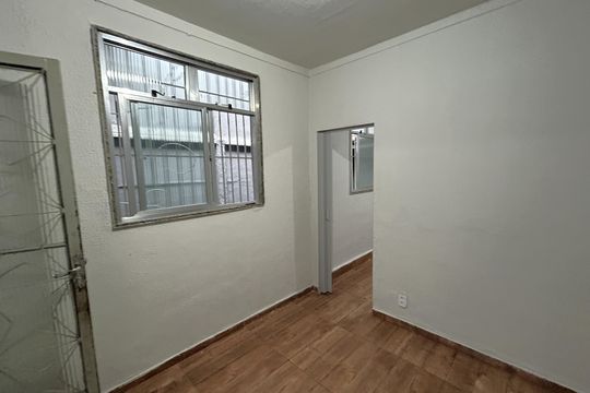 Casa para alugar com 1 quarto, 68m² em Rocha Miranda, Rio de Janeiro