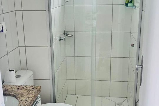 Banheiro de apartamento para alugar com 2 quartos, 70m² em Jardim Atlântico, Goiânia