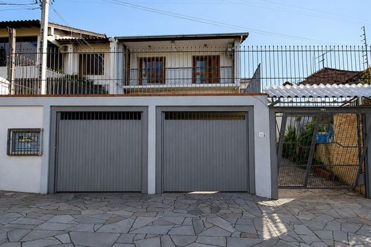 Fachada de casa de condomínio para alugar com 3 quartos, 120m² em Jardim Sabará, Porto Alegre