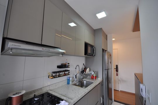 Cozinha de apartamento para alugar com 2 quartos, 44m² em Vila Constança, São Paulo