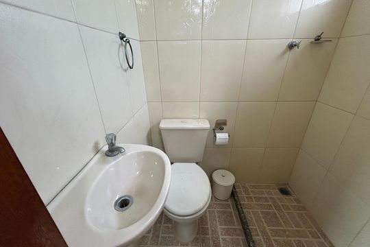 Banheiro do terraço de casa para alugar com 3 quartos, 120m² em Osvaldo Cruz, Rio de Janeiro
