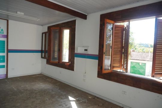 Casa à venda com 2 quartos, 200m² em Jardim Professor Benoa, Barueri