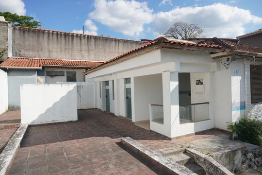 Área externa de casa à venda com 2 quartos, 200m² em Jardim Professor Benoa, Barueri
