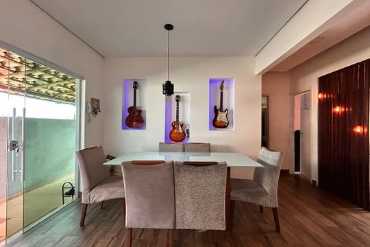 Casa à venda com 3 quartos, 85m² em Arvoredo Ii, Contagem