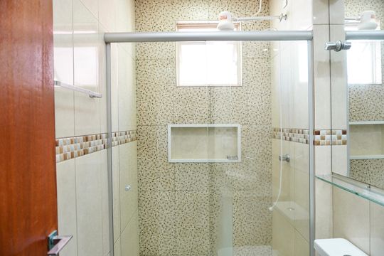 Banheiro  de apartamento para alugar com 2 quartos, 55m² em Santa Cruz, Belo Horizonte