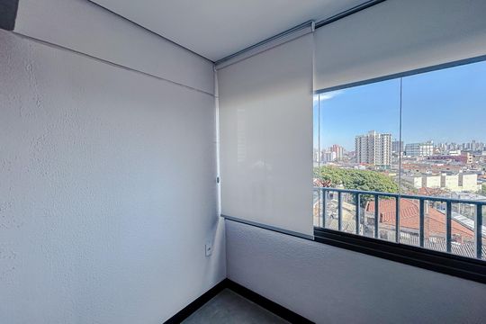 Varanda de kitnet/studio à venda com 1 quarto, 28m² em Chácara Seis de Outubro, São Paulo