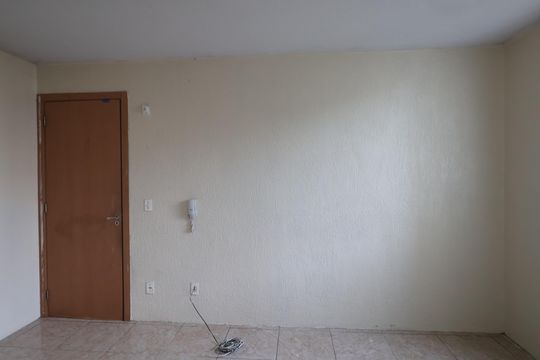 Sala de apartamento à venda com 2 quartos, 48m² em Olaria, Canoas