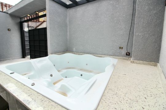 banheira de hidromassagem de casa à venda com 3 quartos, 120m² em Jardim Santa Maria, São Paulo