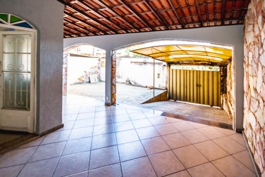 Casa para alugar com 3 quartos, 180m² em Etelvina Carneiro, Belo Horizonte