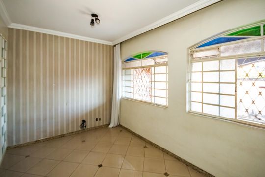 Casa para alugar com 3 quartos, 180m² em Etelvina Carneiro, Belo Horizonte