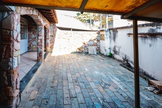 Casa para alugar com 3 quartos, 180m² em Etelvina Carneiro, Belo Horizonte
