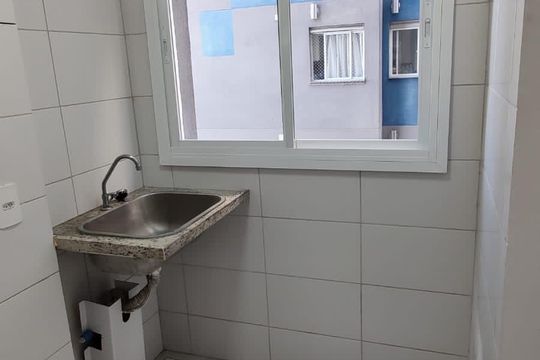 Área de serviço de apartamento para alugar com 3 quartos, 75m² em Mutondo, São Gonçalo