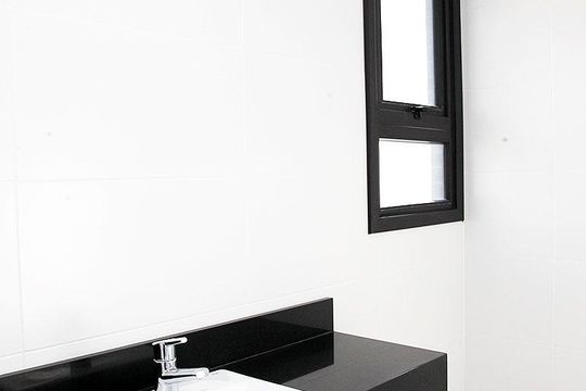Banheiro 1 Quarto Suíte de kitnet/studio à venda com 1 quarto, 76m² em Santana, Porto Alegre