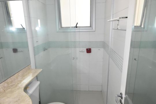 Banheiro de apartamento à venda com 3 quartos, 68m² em Jardim Shangai, Jundiaí