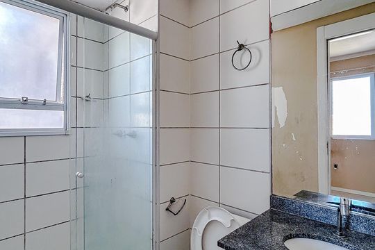 Banheiro da Suíte de apartamento para alugar com 3 quartos, 64m² em Penha de França, São Paulo