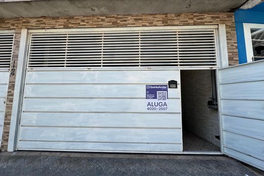 Fachada com PLACA GRANDE de casa para alugar com 2 quartos, 1109m² em Santa Maria, Osasco