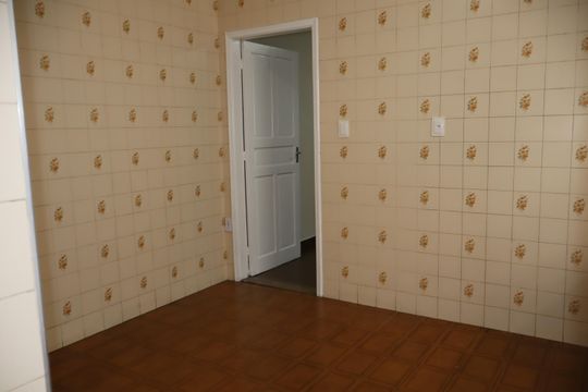 Cozinha de casa para alugar com 1 quarto, 50m² em Vila Ema, São Paulo