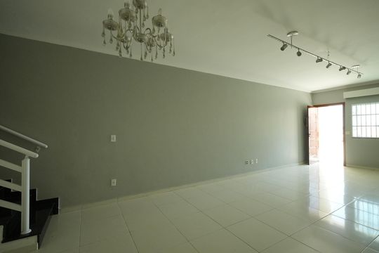 Sala de casa para alugar com 3 quartos, 137m² em Vila Apiai, Santo André