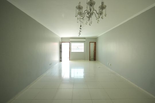 Sala de casa para alugar com 3 quartos, 137m² em Vila Apiai, Santo André
