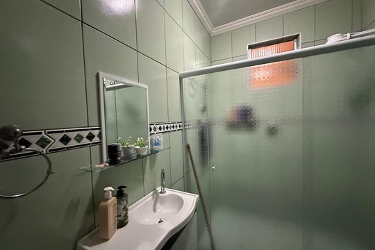 Banheiro 1 de casa à venda com 2 quartos, 150m² em Parque Viana, Barueri