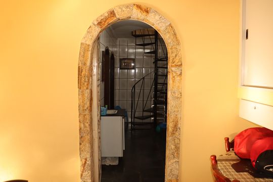 Casa à venda com 4 quartos, 220m² em Jardim Nove de Julho, São Paulo