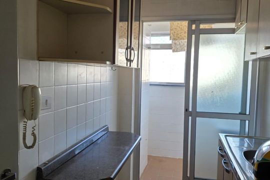 Cozinha de casa para alugar com 2 quartos, 52m² em Barra Funda, São Paulo