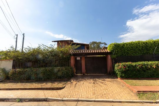 Casa para alugar com 3 quartos, 290m² em Jardim Canada, Nova Lima