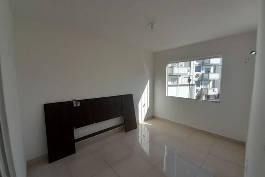 Quarto 1 de casa de condomínio à venda com 2 quartos, 70m² em Tanque, Rio de Janeiro