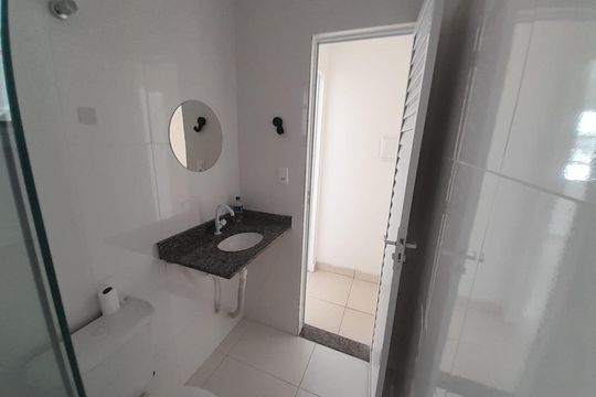 Banheiro 1 de casa de condomínio à venda com 2 quartos, 70m² em Tanque, Rio de Janeiro