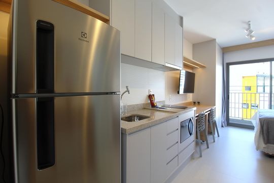 Cozinha de kitnet/studio para alugar com 1 quarto, 24m² em Vila Nova Conceição, São Paulo
