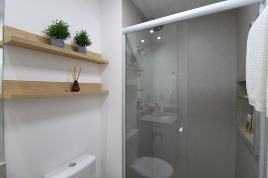 Banheiro de kitnet/studio para alugar com 1 quarto, 24m² em Vila Nova Conceição, São Paulo