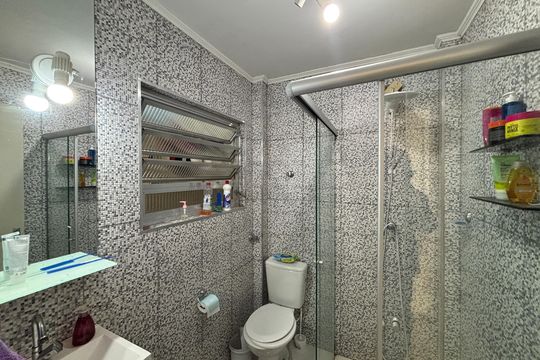 Banheiro  de apartamento para alugar com 1 quarto, 45m² em Pinheiros, São Paulo