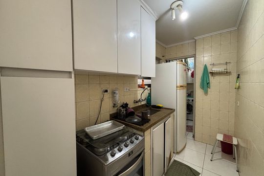 Cozinha de apartamento para alugar com 1 quarto, 45m² em Pinheiros, São Paulo