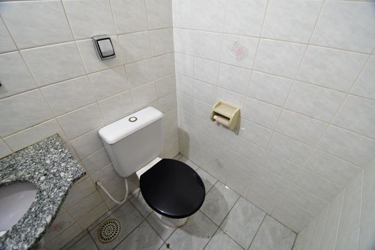 Banheiro de kitnet/studio à venda com 1 quarto, 52m² em Centro, Campinas