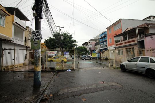 Fachada  de apartamento à venda com 2 quartos, 71m² em Olaria, Rio de Janeiro