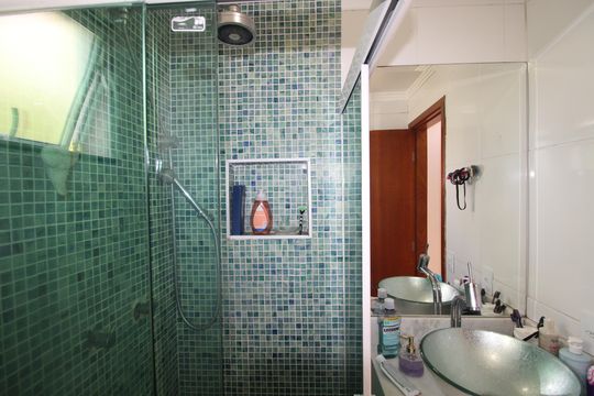 Banheiro de apartamento à venda com 2 quartos, 52m² em Vila Dom Pedro Ii, São Paulo