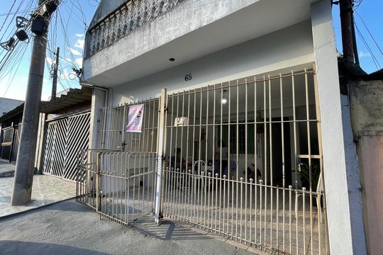 Fachada do bloco de casa para alugar com 1 quarto, 50m² em Raposo Tavares, São Paulo