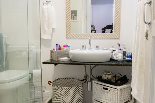 Banheiro de apartamento à venda com 2 quartos, 65m² em Tijuca, Rio de Janeiro