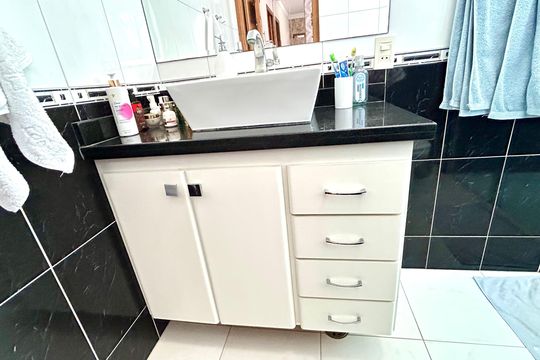 Banheiro da Suíte de apartamento à venda com 3 quartos, 79m² em Vila Capitao Rabelo, Guarulhos
