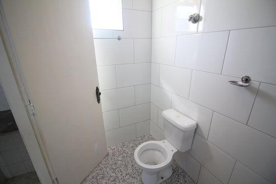 Banheiro de casa para alugar com 3 quartos, 90m² em Mangueiras, Contagem