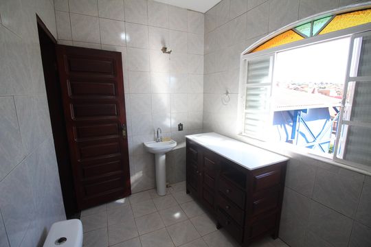 Suite Quarto 1 de casa para alugar com 3 quartos, 90m² em Mangueiras, Contagem