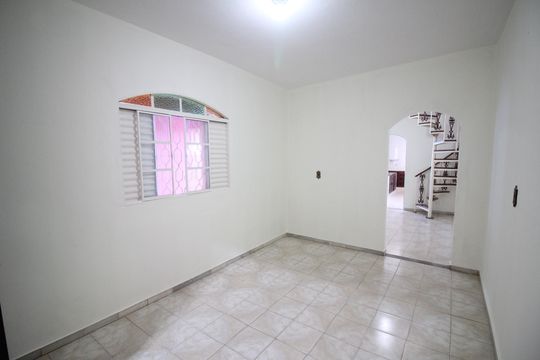 Casa para alugar com 3 quartos, 90m² em Mangueiras, Contagem